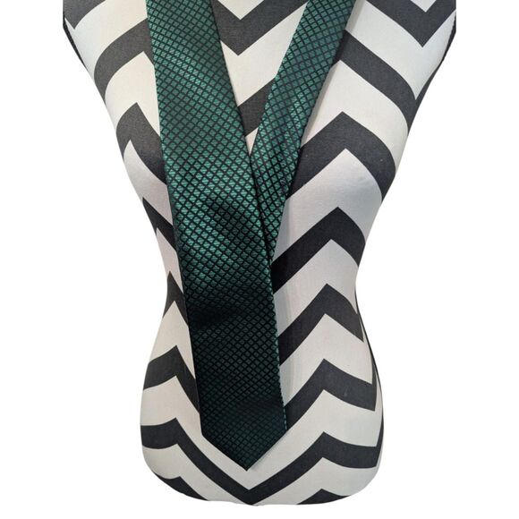 Barry.Wang Emerald Green Black Geometric Pattern 100% Silk Tie - Picture 1 of 4